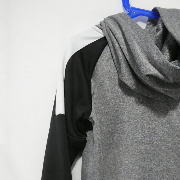 PUMA | size 8 - kids | Long Sleeve Zip-Up Hooded Sweatshirt With Pockets - Picture 12 of 16